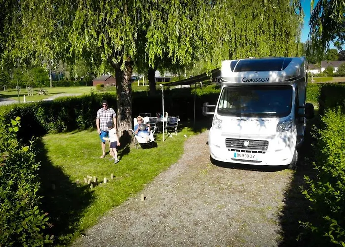 Camping Des Loisirs Évron